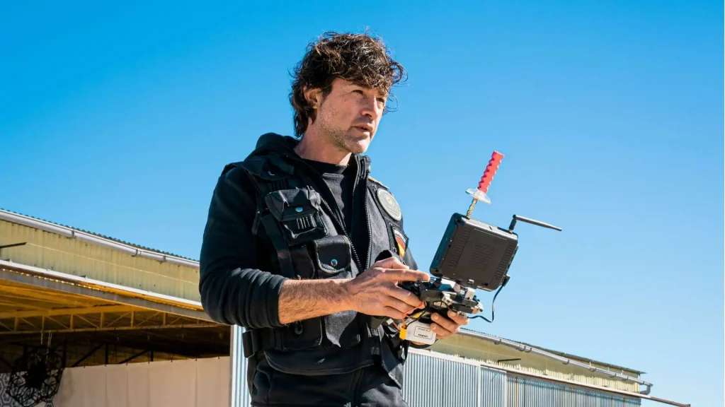 piloto operando varias clases de drones