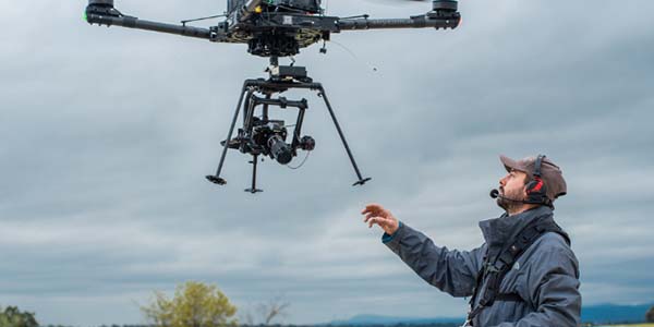 piloto de drones con certificaciones STS