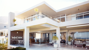 Fotografía Inmobiliaria con Drones: Técnicas, Estrategias y Beneficios en 2025