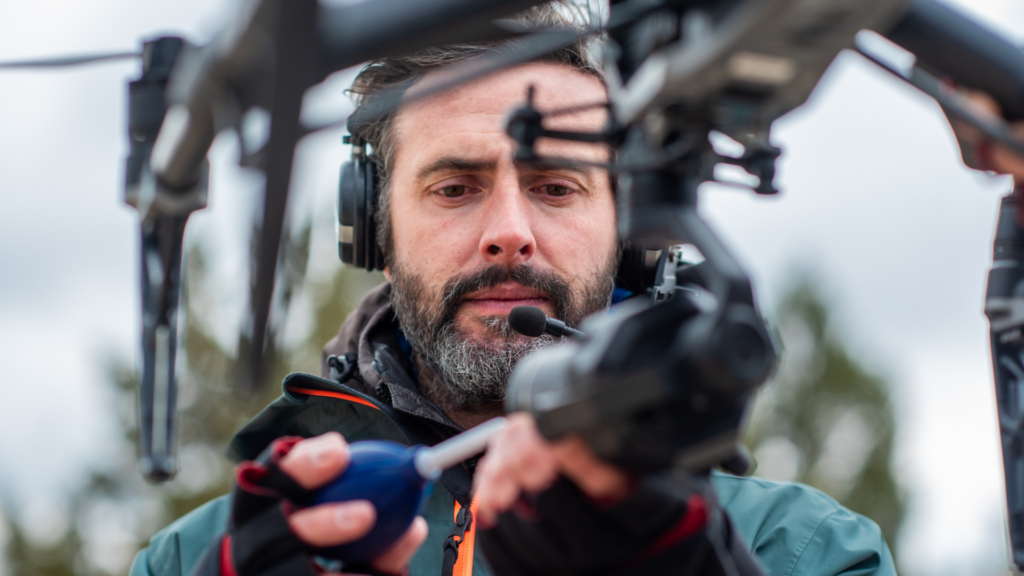 Nuevos usos para los drones: Limpieza de fachadas y superficies difíciles de alcanzar