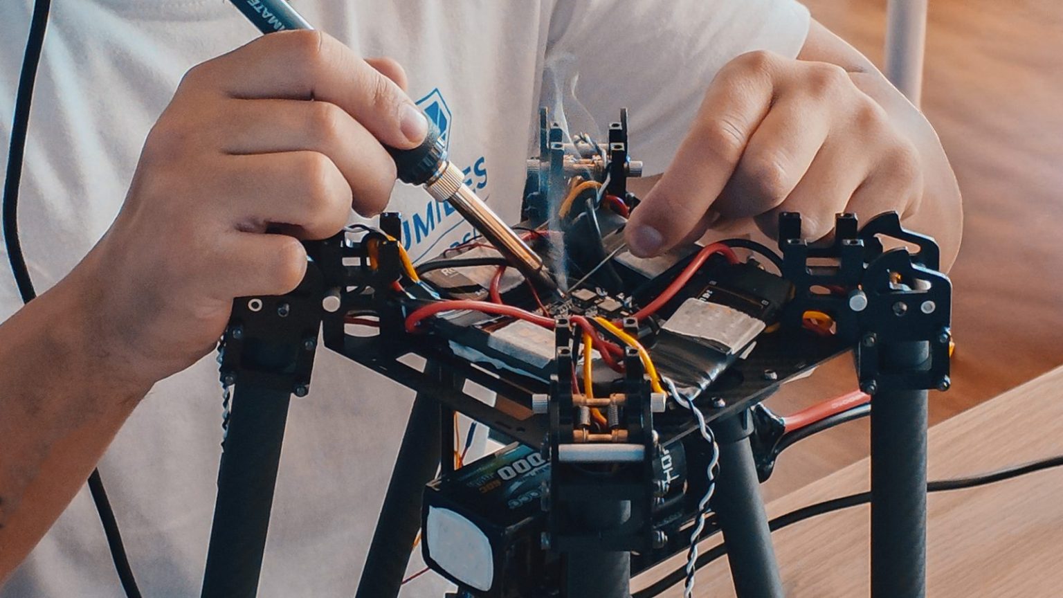 Curso de montaje y mantenimiento de drones